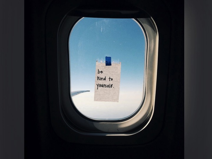 mj-godupdates-flight-attendant-leaves-encouraging-notes-3