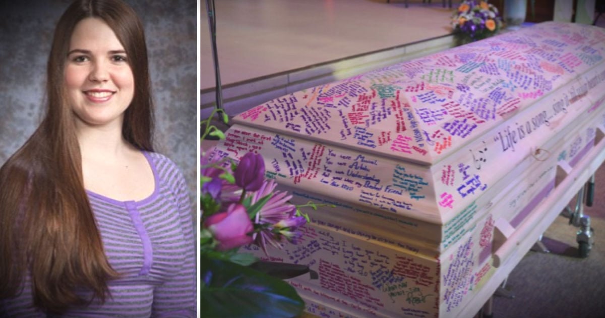 Teen S Casket Is Signed As A Tribute After She Dies From Cancer