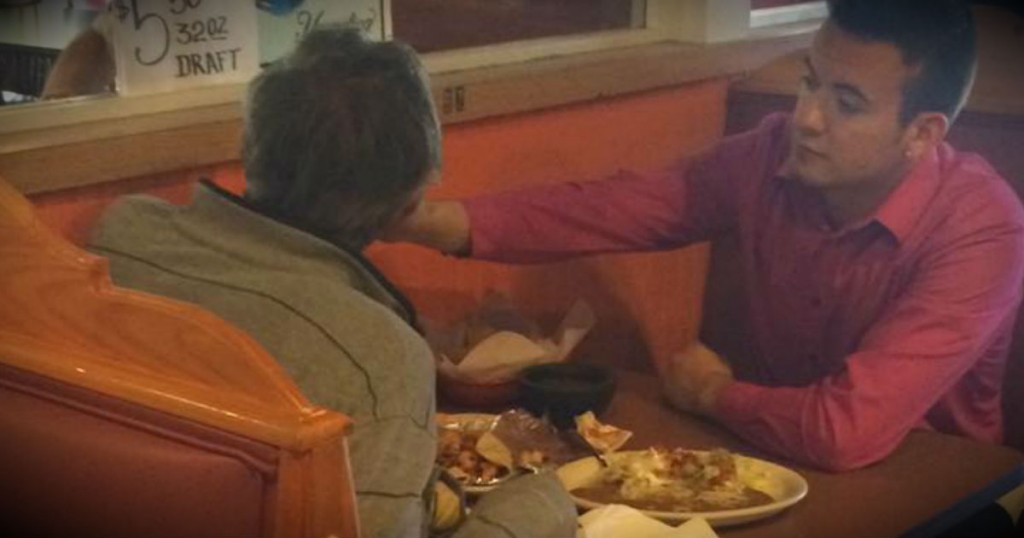 godupdates georgia waiter feeds man with no hands fb