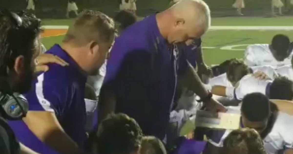 godupdates atheists banned coach from praying with team but students stood up fb