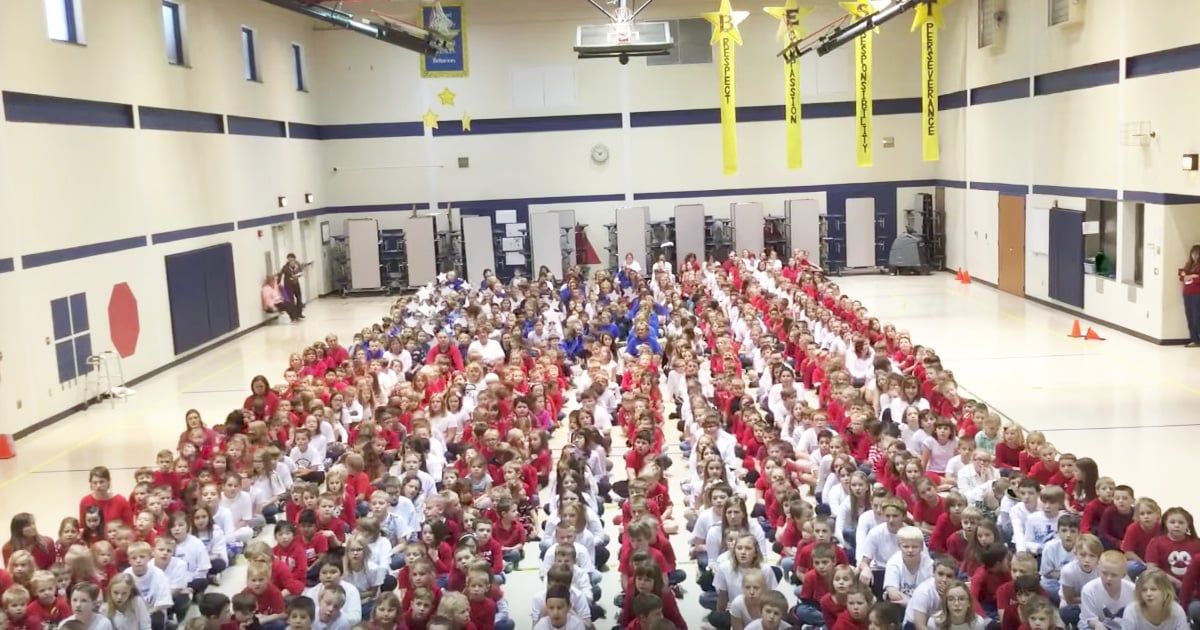 Students Sing Special 'Thank You' Songs For Veterans Day
