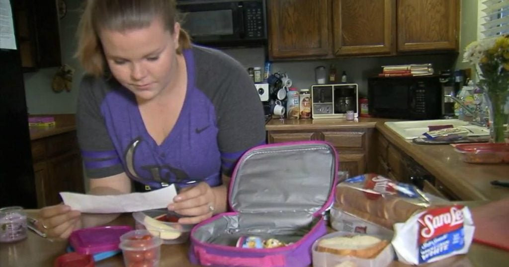godupdates mom packed oreo cookies in daughters lunch got shamed 1