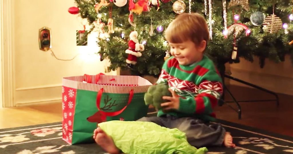 Little Boy Receives Vegetables For Christmas_GodUpdates