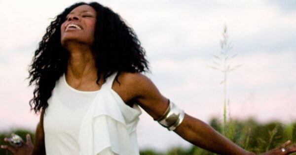 Rejoice In The Fact That ‘My Redeemer Lives’ With This Powerful Song By Nicole C. Mullen