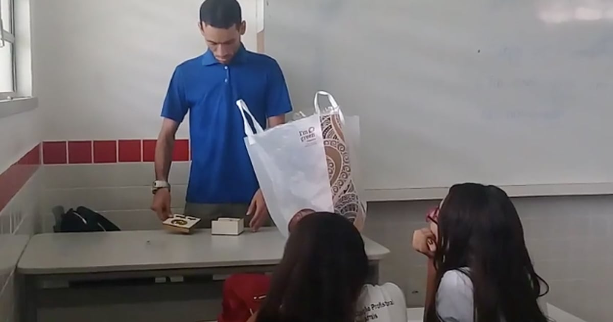 Teacher With No Pay Receives Gift From Students