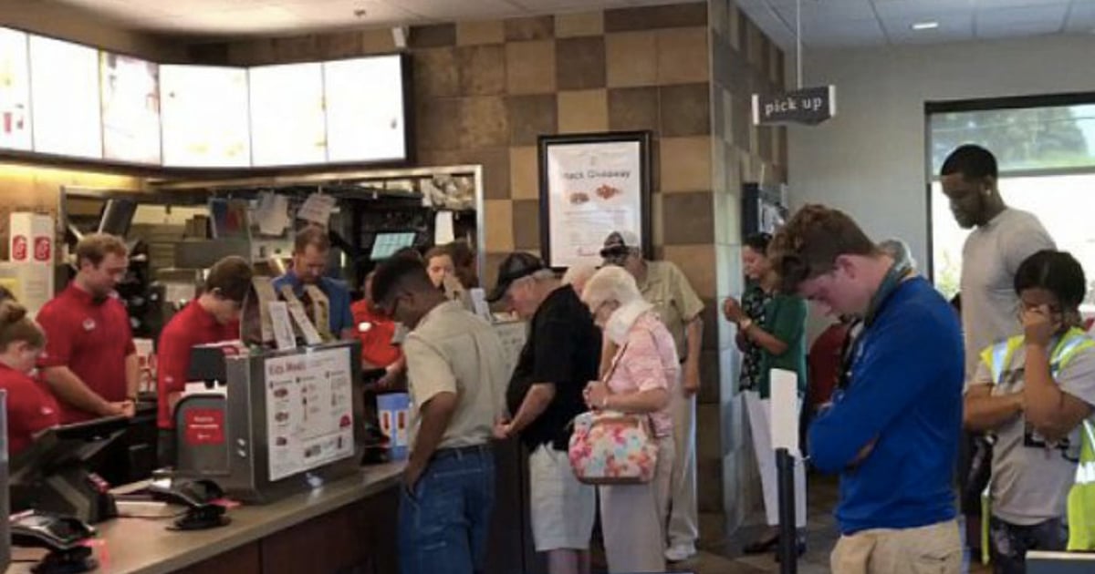 Entire Chick-Fil-A Stops To Pray For Employee In Surgery