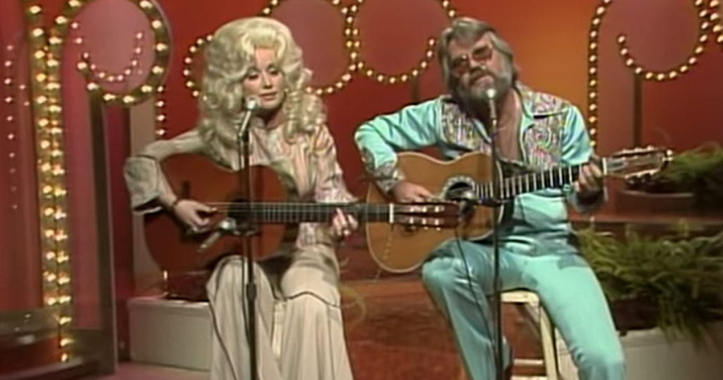 Kenny Rogers And Dolly Parton Throwback Performance Of 'Love Lifted Me...