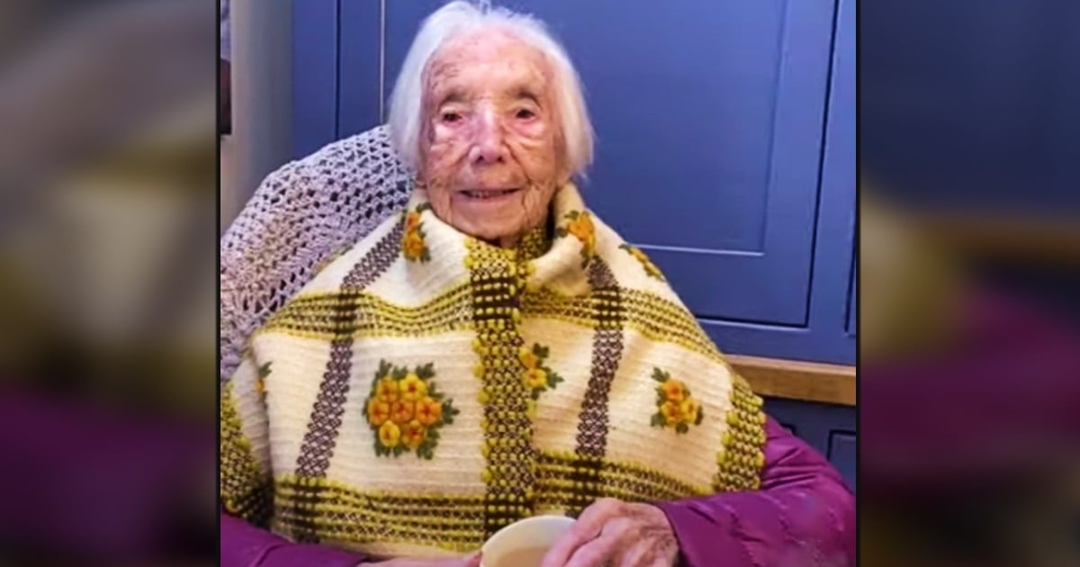 110-year-old great-grandma singing