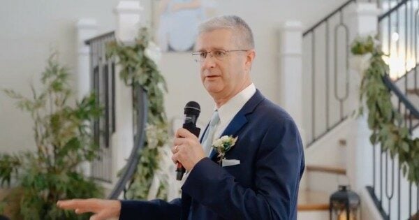 Beautiful Father Of The Bride Speech At Reception Is So Emotional It Went Viral