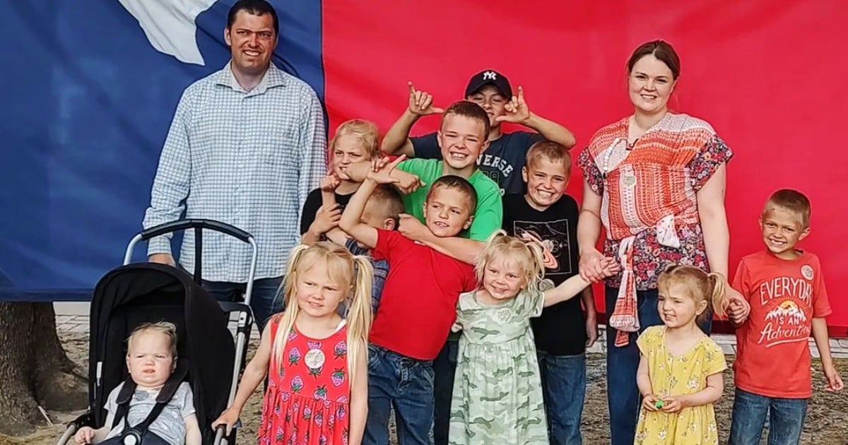 family with 12 kids chris and courtney rogers