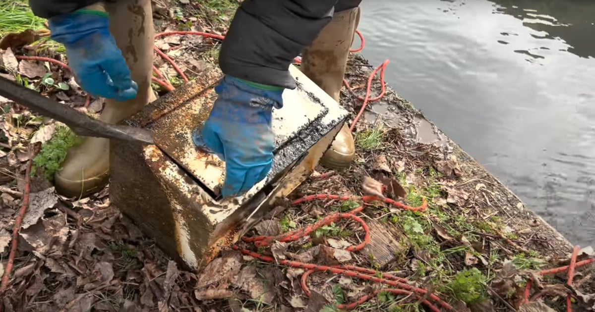 father, son find safe while magnet fishing