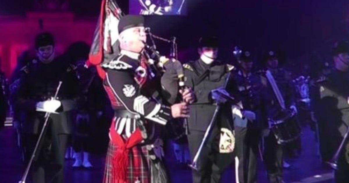 200 bagpipes play amazing grace