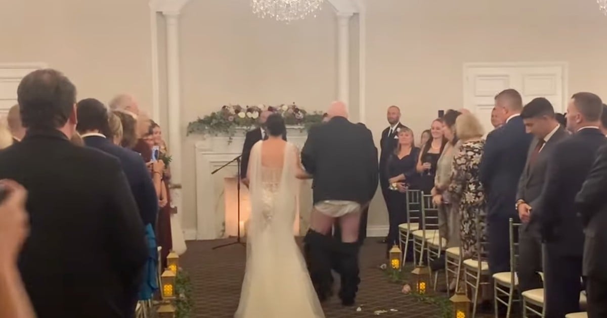 woman shares advice after embarrassing moment at her wedding